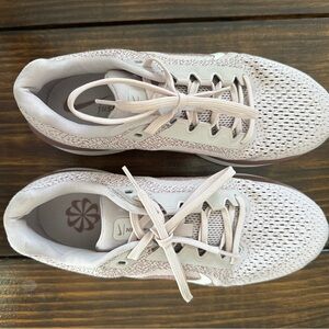 Nike Women's Soft Pink Mesh Sneakers